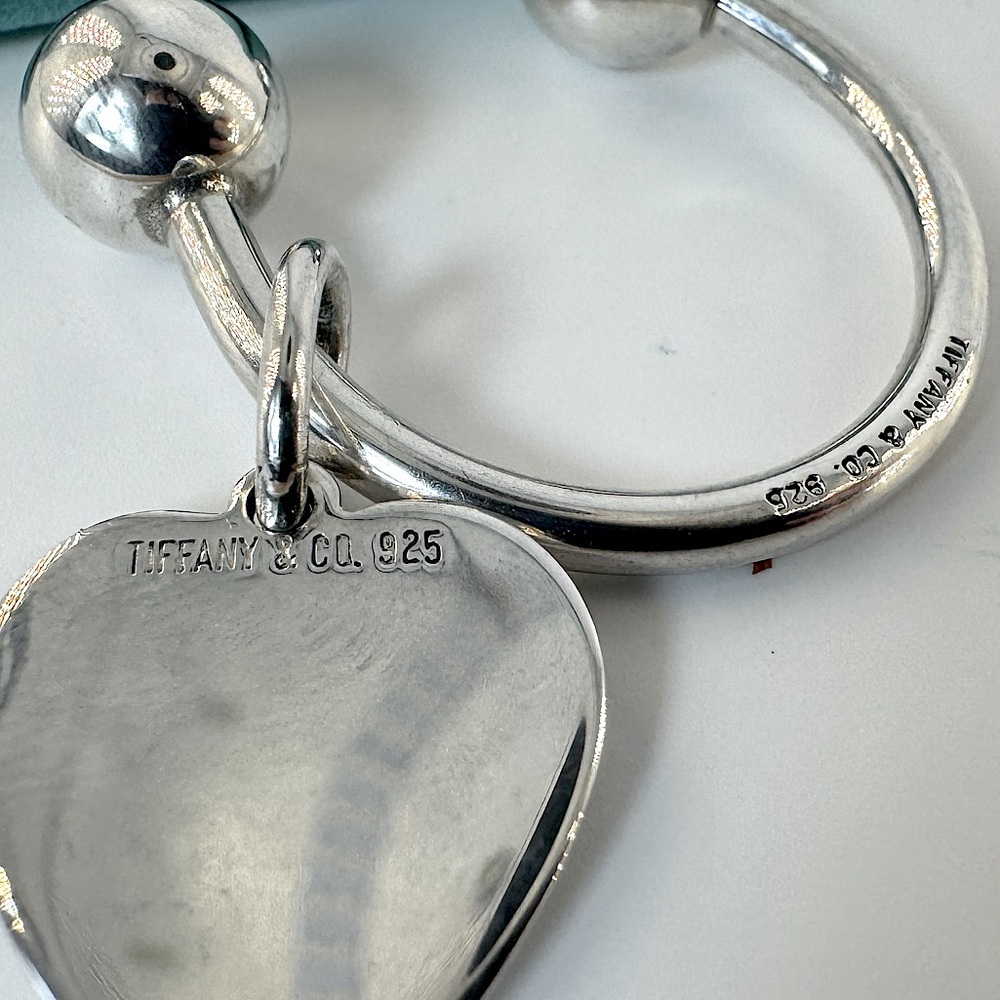 Tiffany & Co Sterling Silver Heart Tag Screwball Key Ring W Pouch Vintage .925 - Picture 5 of 10